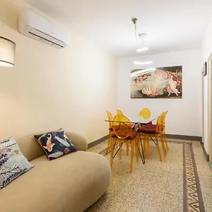  Apartment Osteria Del Guanto By Mmega